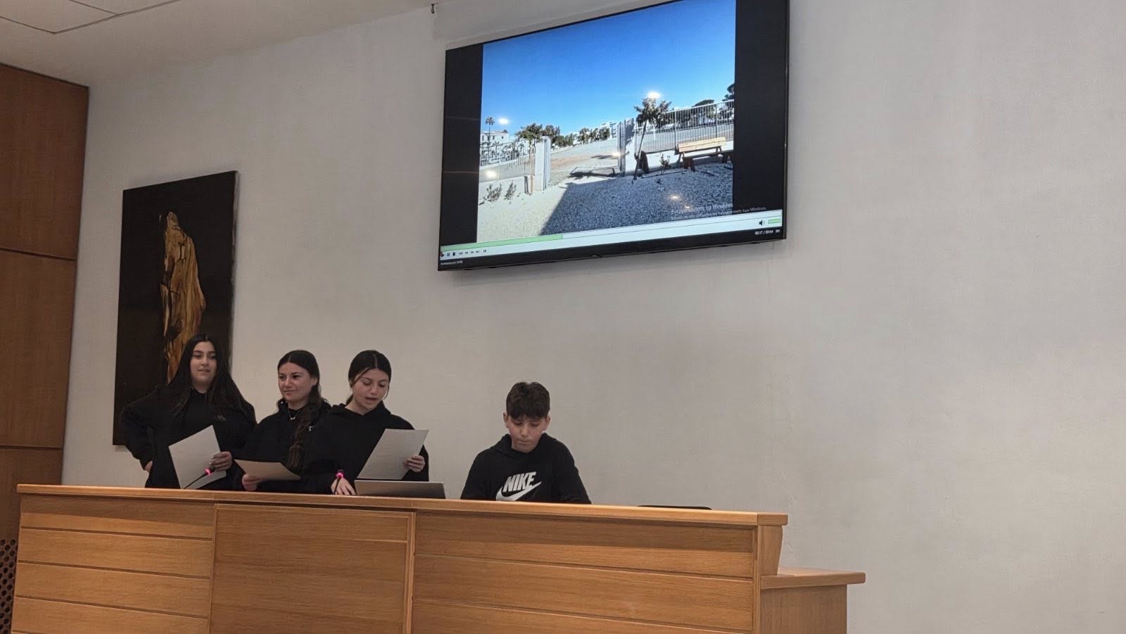 643741935 122197966664512448 9132676826228635097 N