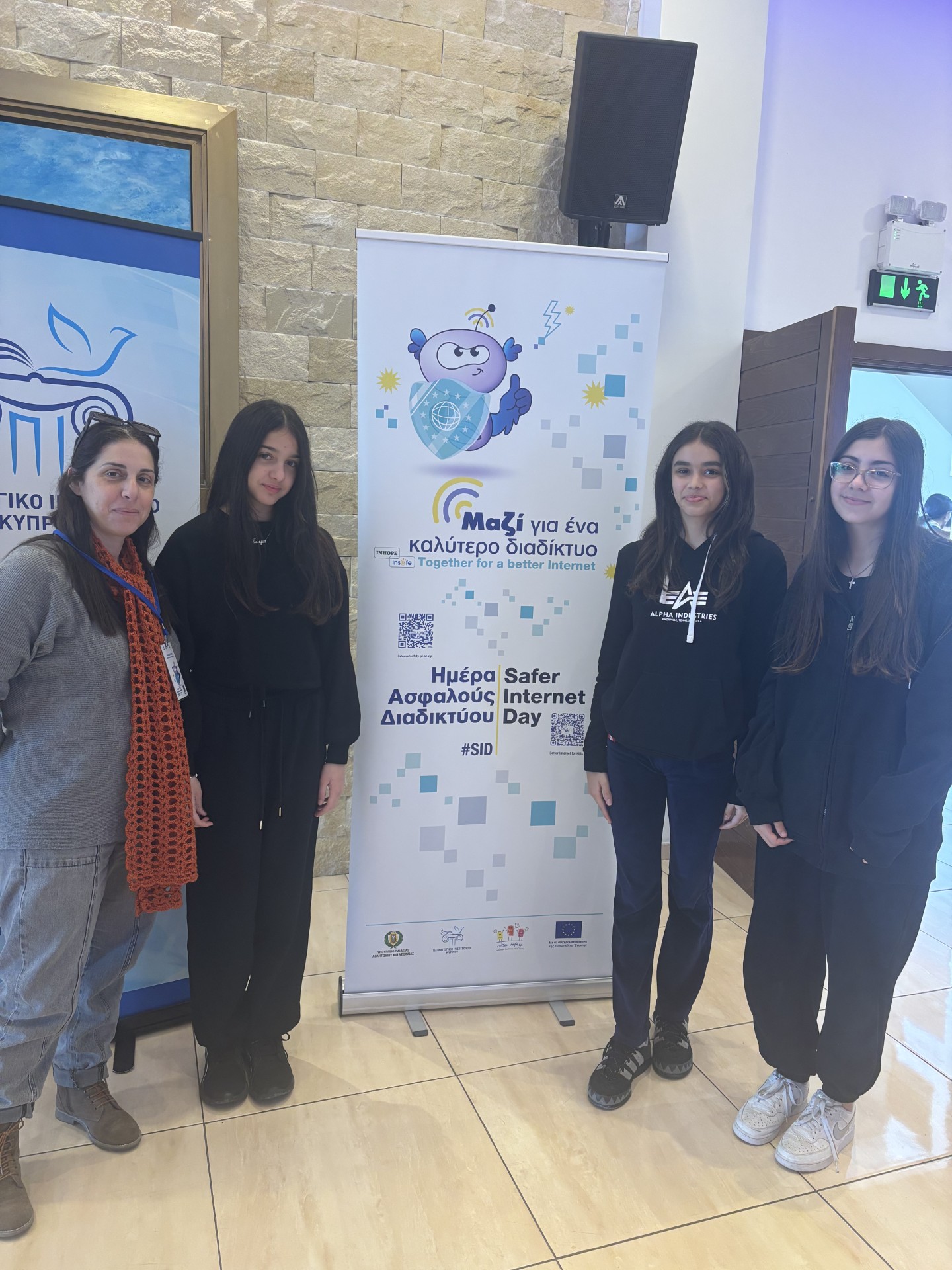 Ee04651f 861f 47eb A8ca 01a60a9c76ab