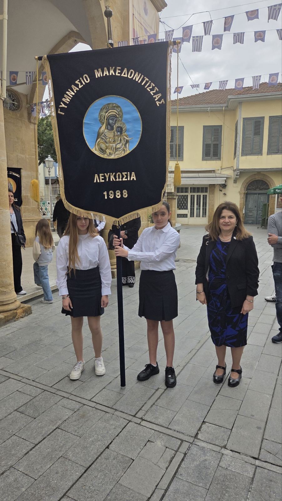 658122033 122201548820512448 6824683049281180293 N